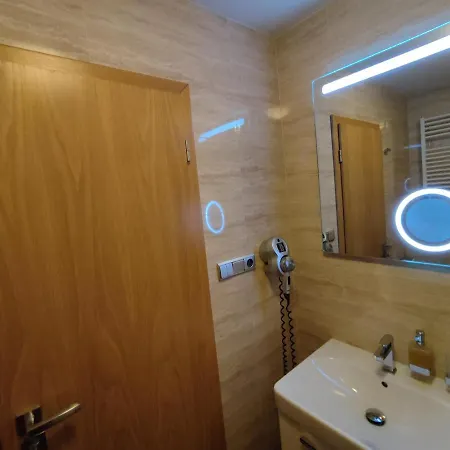 Free Wellness & Multimedia - Snidane S Donaskou Na - Zdarma Vstup Do Wellness, Virive Vany, Solna Sauna, Finska Sauna, Parni Sauna, Masaze, Playstation 5 A Hry, Moderni Vybaveni, Vybaveni Pro Deti, Sklep, Terasa, Parkovani Zdarma * Harrachov
