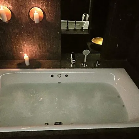 Free Wellness & Multimedia - Snidane S Donaskou Na - Zdarma Vstup Do Wellness, Virive Vany, Solna Sauna, Finska Sauna, Parni Sauna, Masaze, Playstation 5 A Hry, Moderni Vybaveni, Vybaveni Pro Deti, Sklep, Terasa, Parkovani Zdarma *