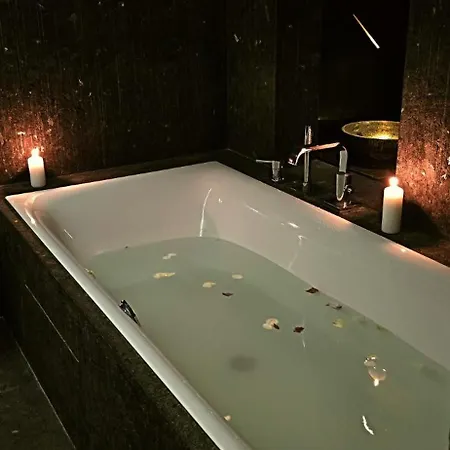 Free Wellness & Multimedia - Snidane S Donaskou Na - Zdarma Vstup Do Wellness, Virive Vany, Solna Sauna, Finska Sauna, Parni Sauna, Masaze, Playstation 5 A Hry, Moderni Vybaveni, Vybaveni Pro Deti, Sklep, Terasa, Parkovani Zdarma Daire