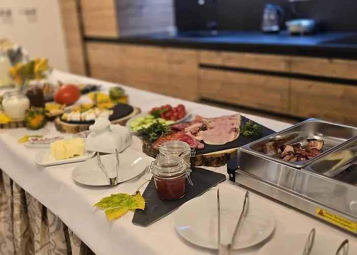 Appartement Free Wellness & Multimedia - Snidane V Cene - Zdarma Vstup Do Wellness, Virive Vany, Solna Sauna, Finska Sauna, Parni Sauna, Masaze, Playstation 5 A Hry, Moderni Vybaveni, Vybaveni Pro Deti, Sklep, Terasa, Klidna Lokalita, Parkovani Zda